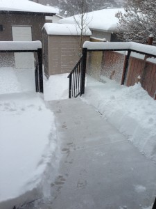 13h09 this afternoon, after I shovelled a pathway to the garage